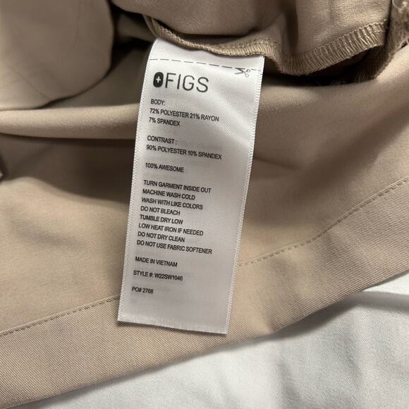 FIGS Scrub Top Collar PO #2768 Beige Top Women’s Size Medium - Picture 6 of 8